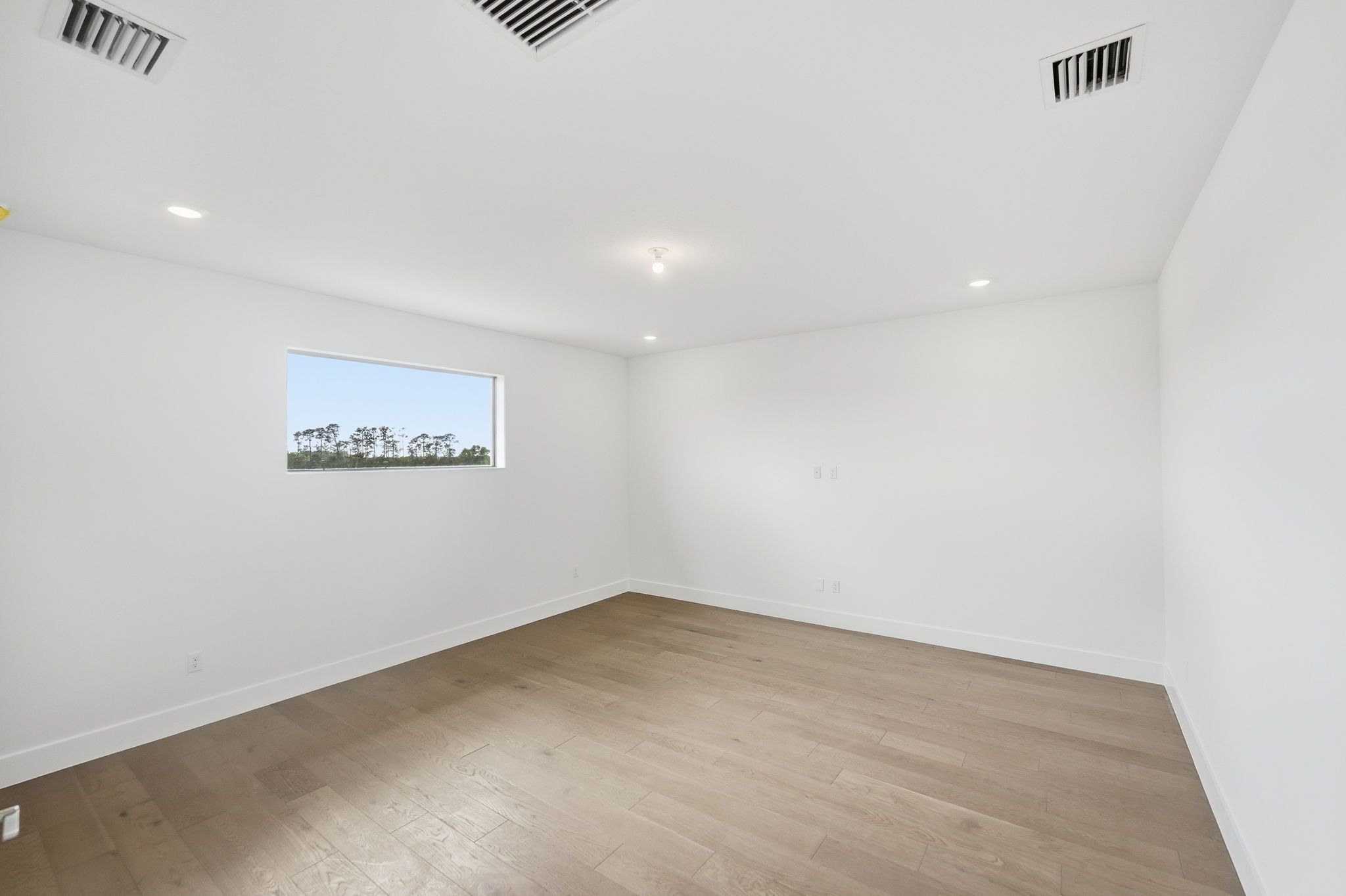 Whitmore Estates Versailles QMI H S123 Media 2of2 F2