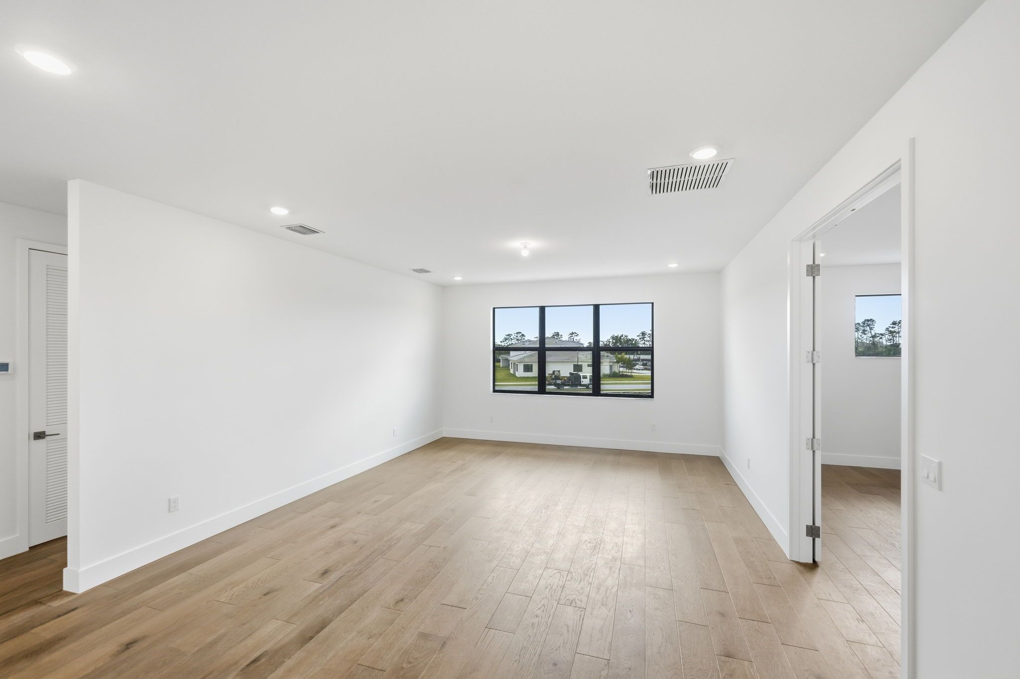 Whitmore Estates Versailles QMI H S123 Loft 1of3 F2