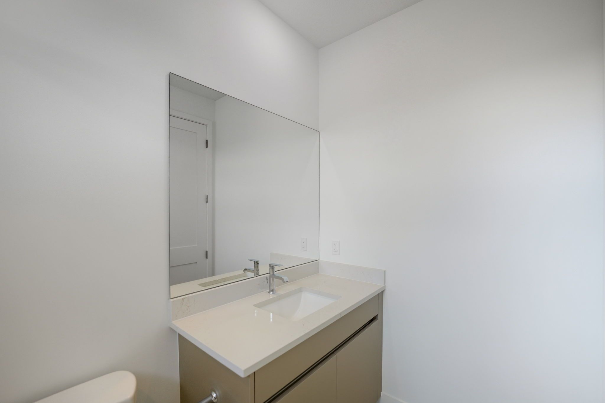 Whitmore Estates Versailles H S123 Powder Room1 F1