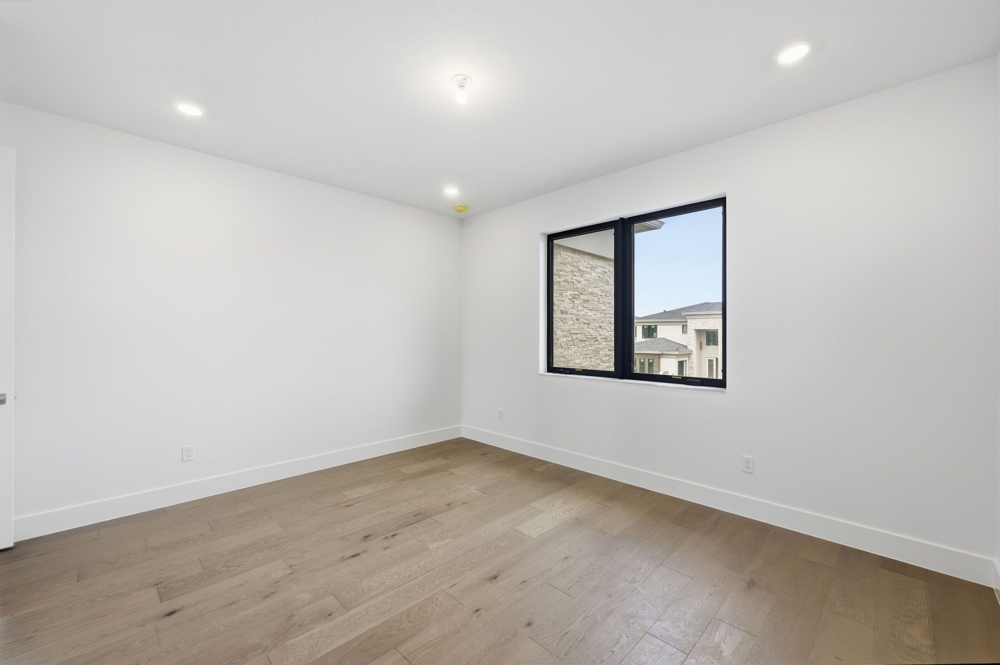 Whitmore Estates Versailes QMI H S123 Bed3 F2