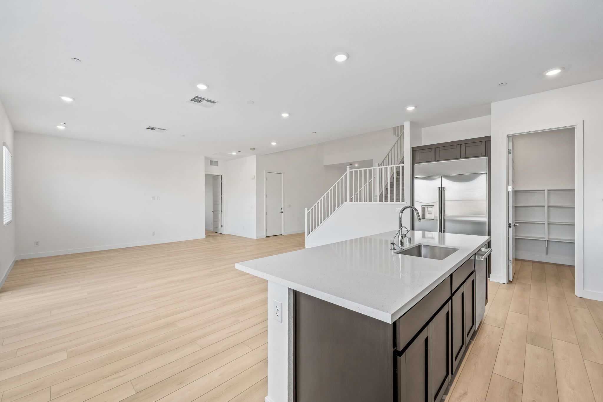 10 web or mls Lennar  1605 Amalfi Arches Pl  10