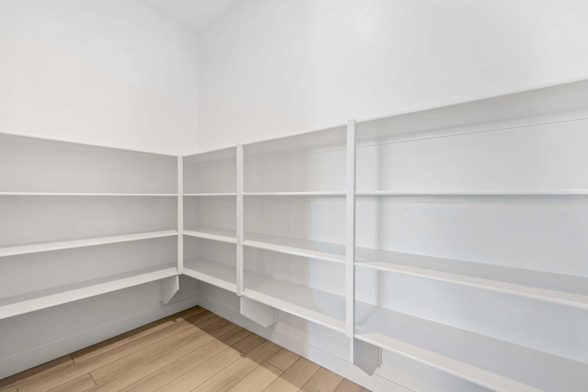 13 web or mls Lennar  1605 Amalfi Arches Pl  13
