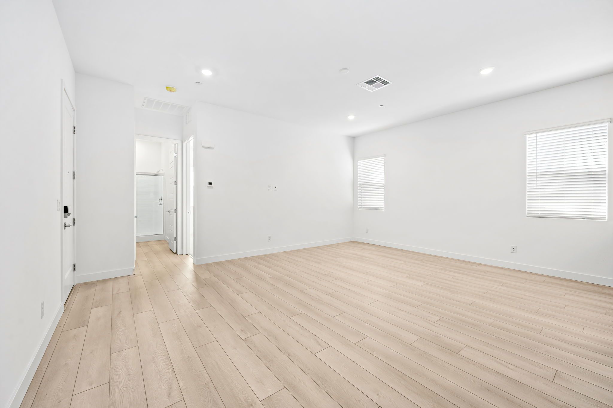 20 web or mls Lennar  1605 Amalfi Arches Pl  20