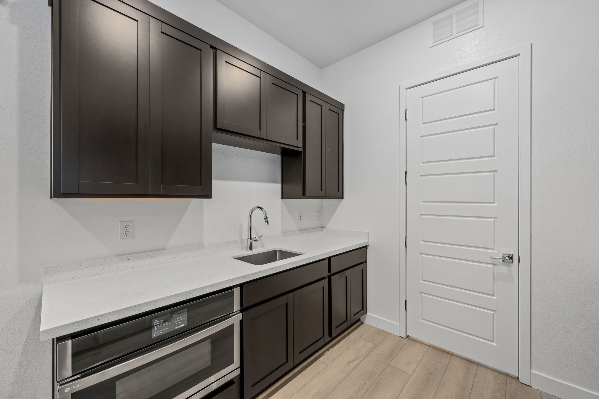22 web or mls Lennar  1605 Amalfi Arches Pl  22