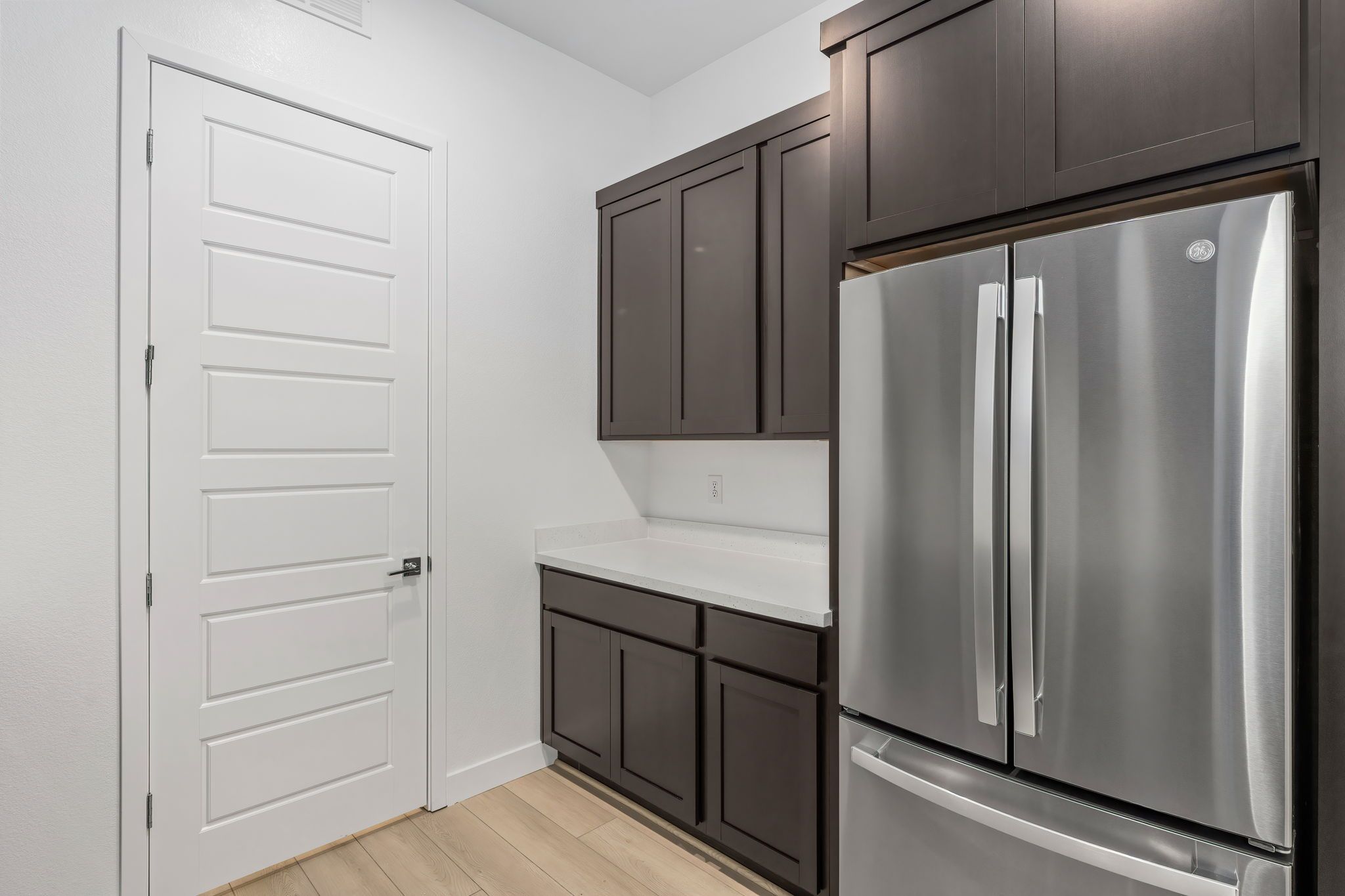 25 web or mls Lennar  1605 Amalfi Arches Pl  25
