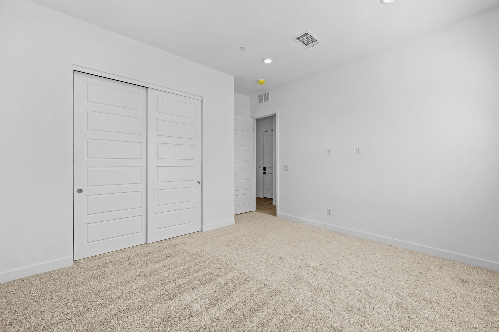 29 web or mls Lennar  1605 Amalfi Arches Pl  29