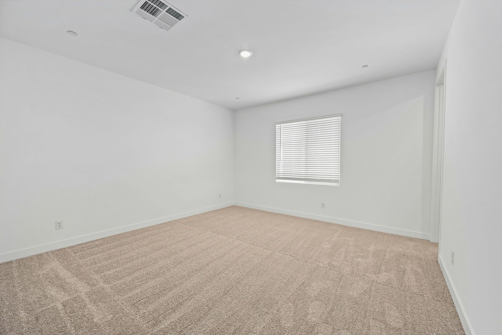 39 web or mls Lennar  1605 Amalfi Arches Pl  39