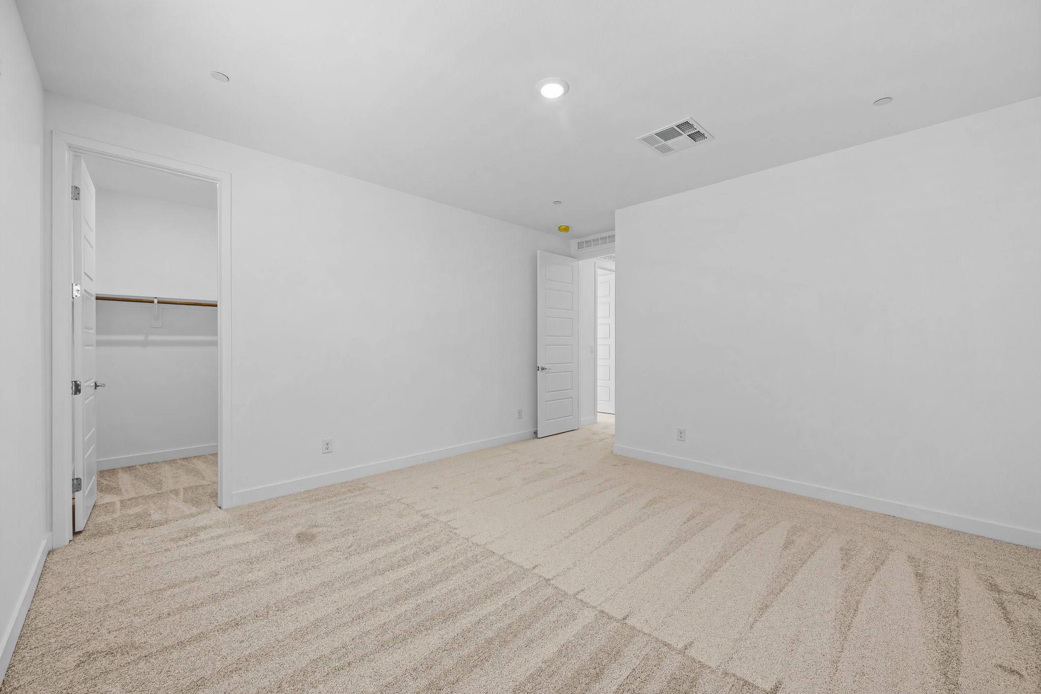 40 web or mls Lennar  1605 Amalfi Arches Pl  40