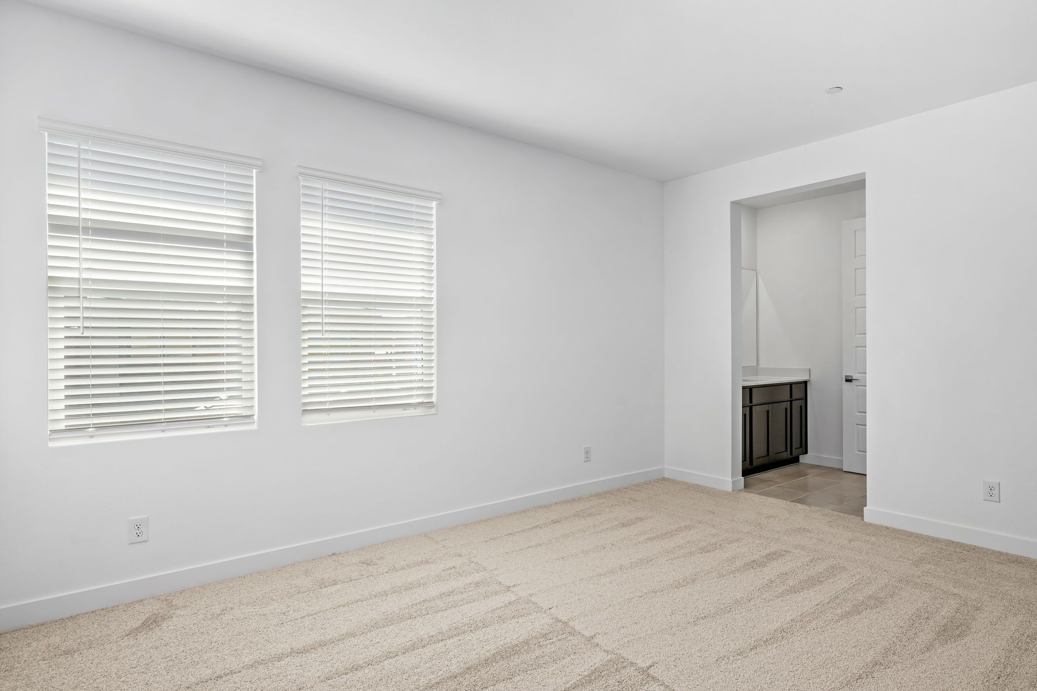 43 web or mls Lennar  1605 Amalfi Arches Pl  43