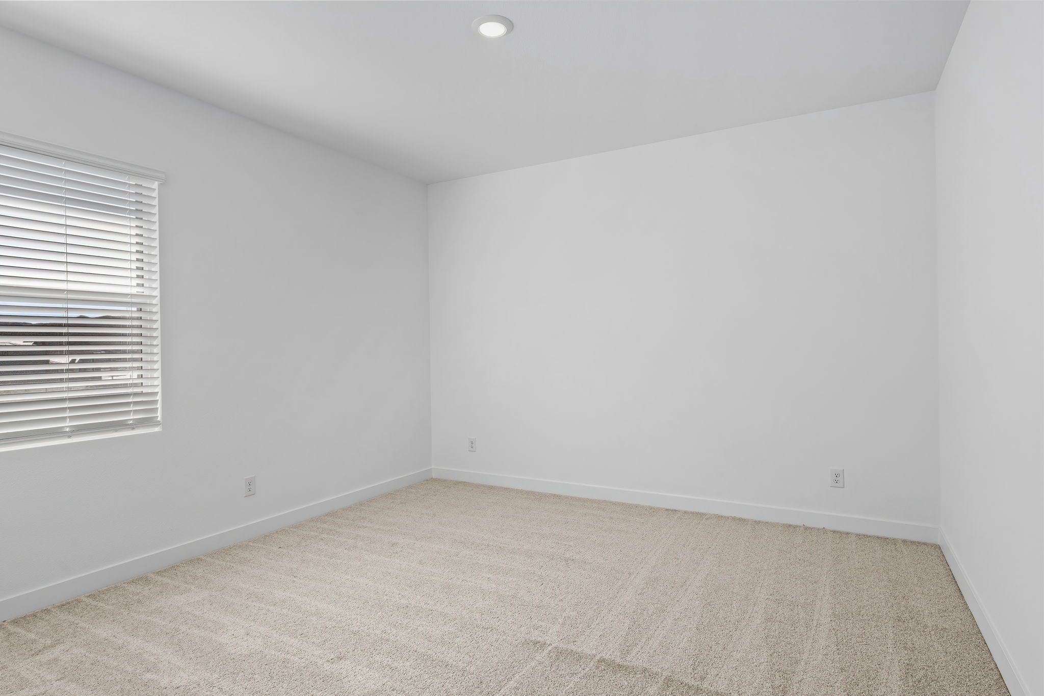49 web or mls Lennar  1605 Amalfi Arches Pl  49