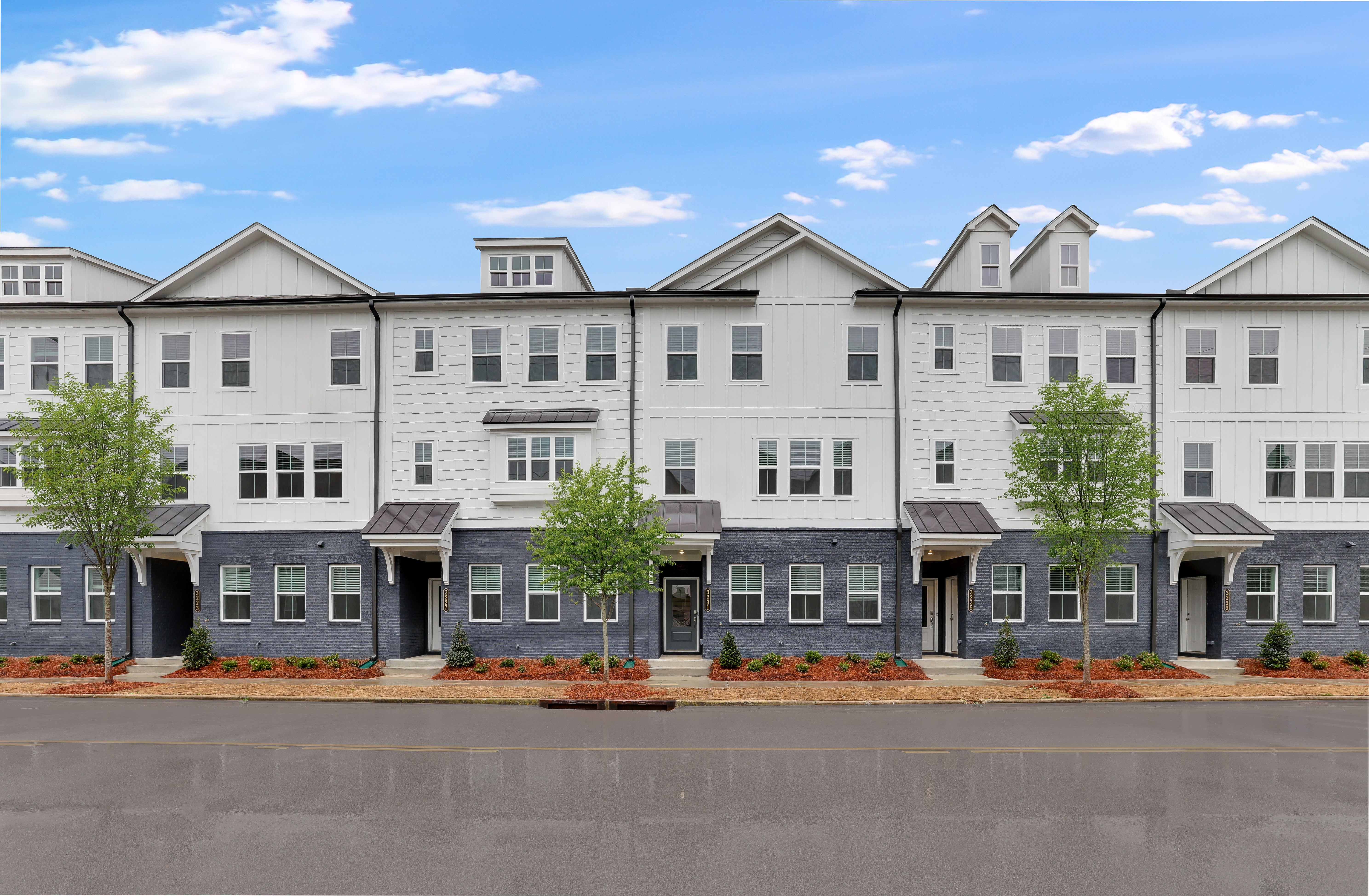 Oakwood - Borough 33 Townhomes: Chattanooga, Tennessee - Lennar