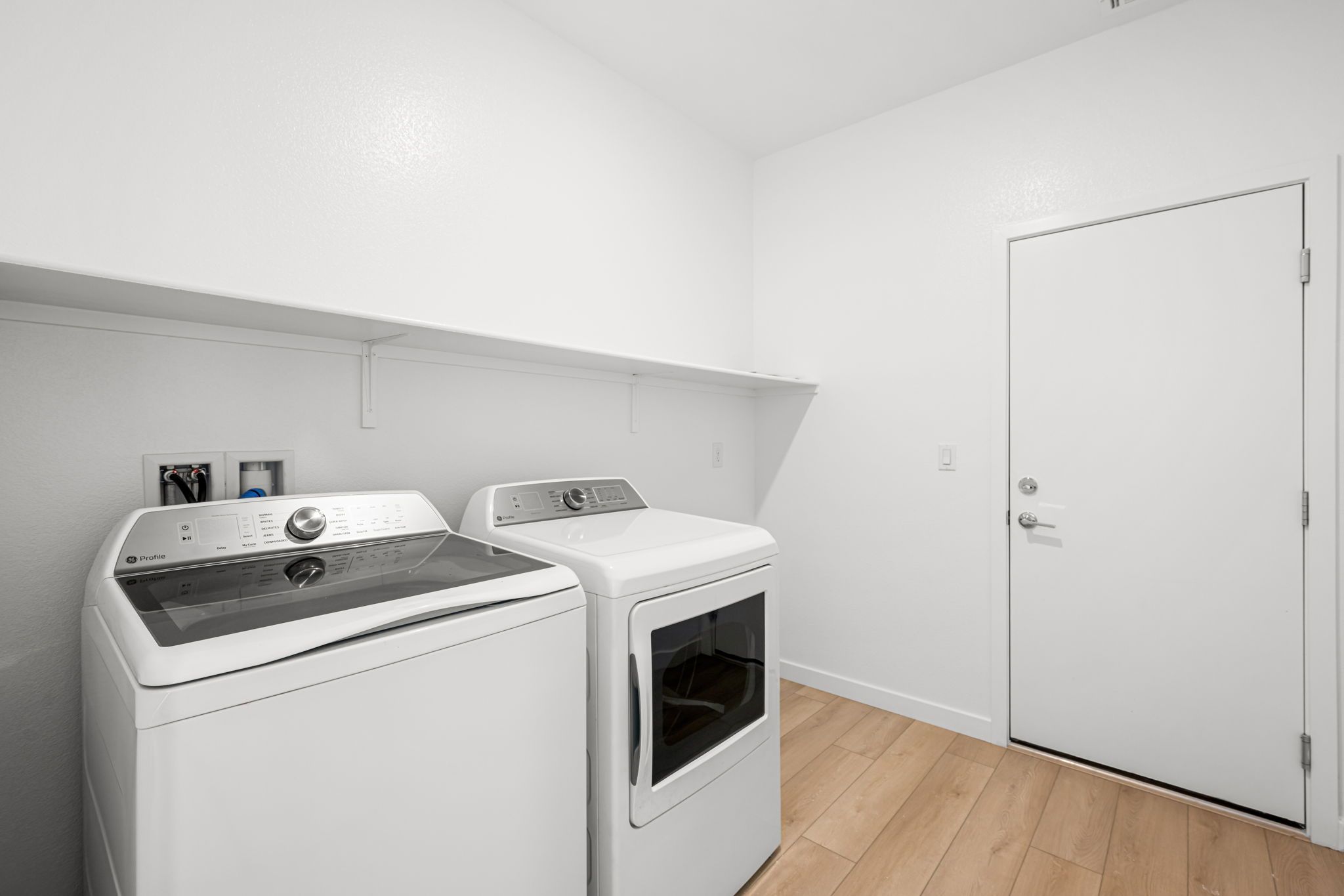 20 web or mls Lennar  1433 Bianca Falls Dr 20