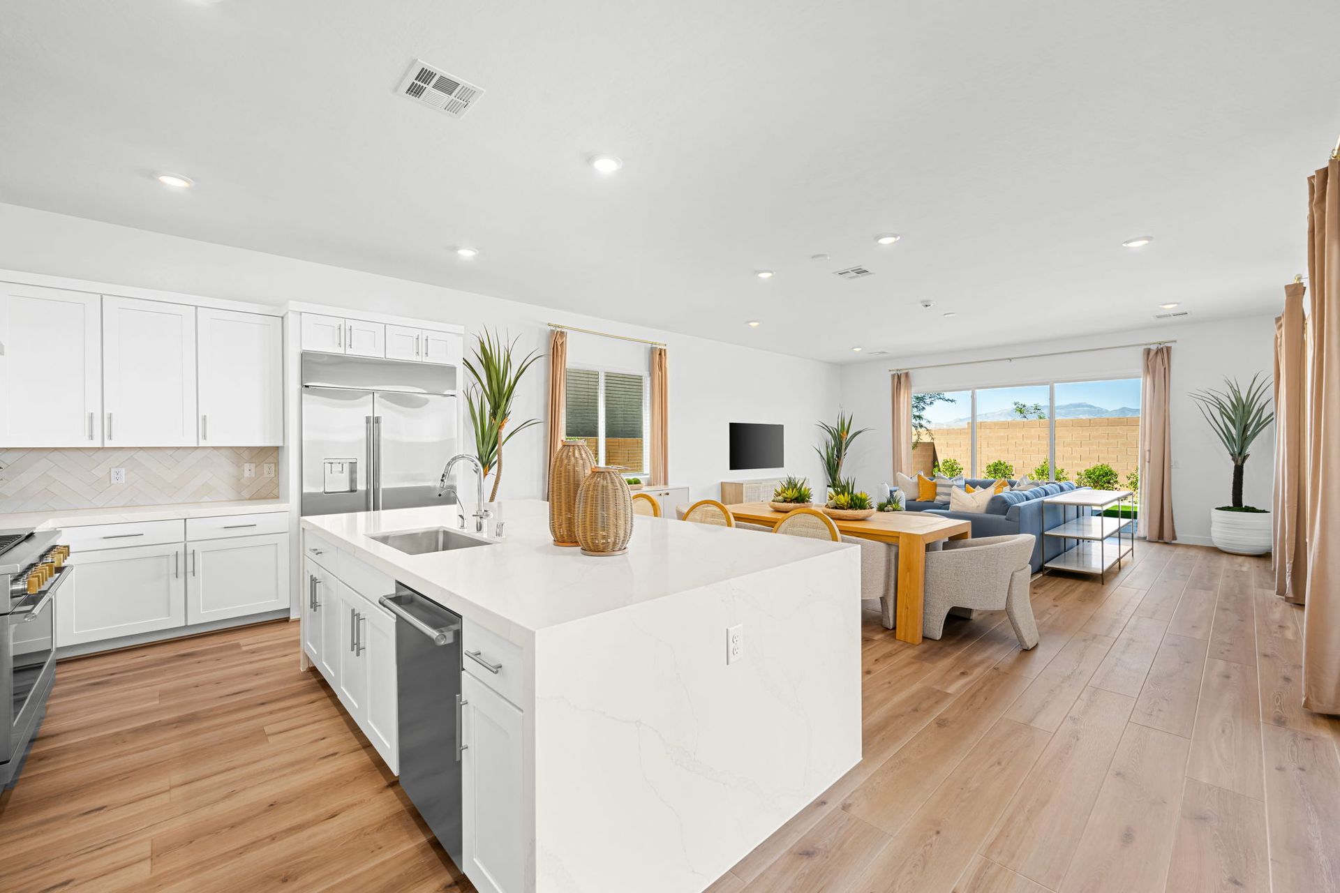 3 web or mls Lennar   Decano   Benjamin 03 (1)