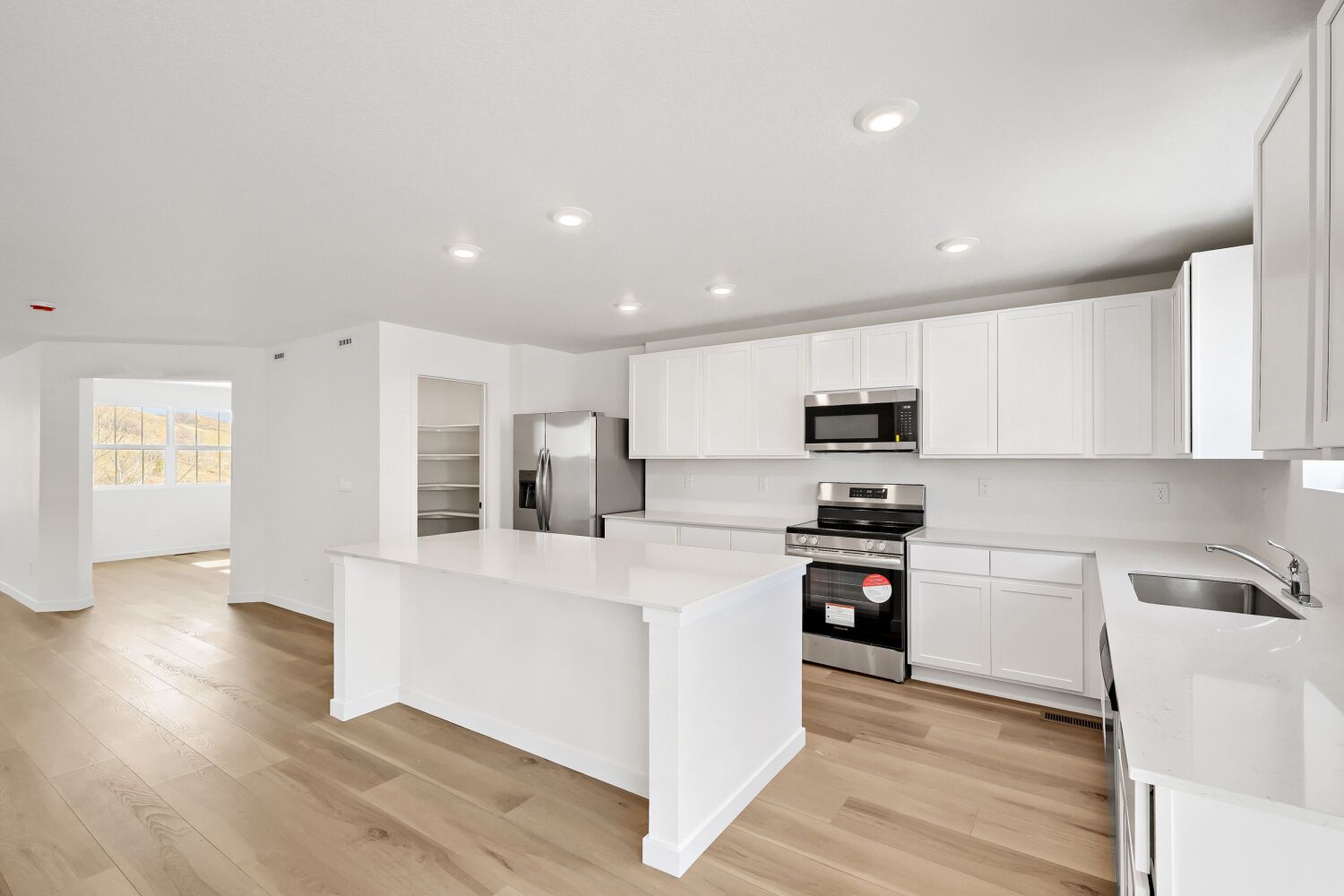 2648 Lower Crags Pt Kitchen
