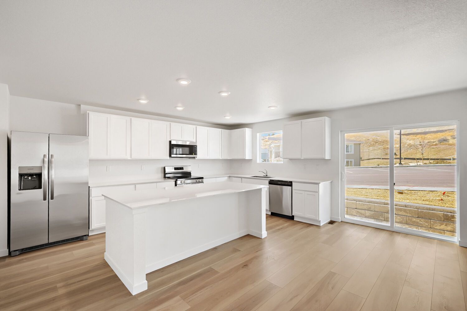 2648 Lower Crags Pt Kitchen (2)