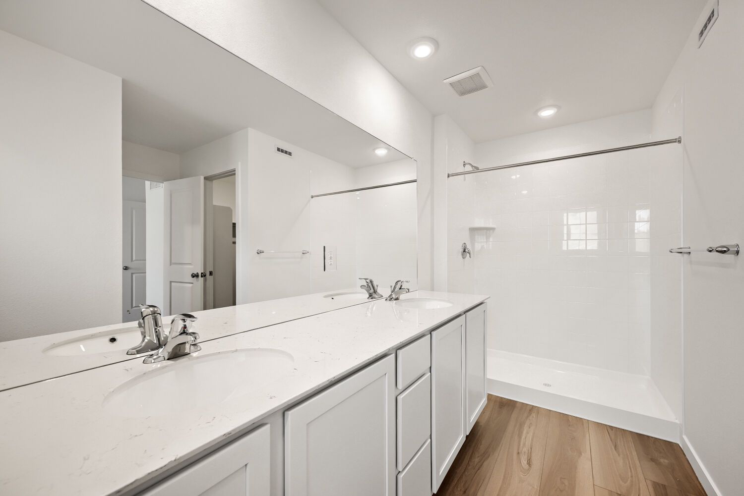 2648 Lower Crags Pt Owners Bathroom