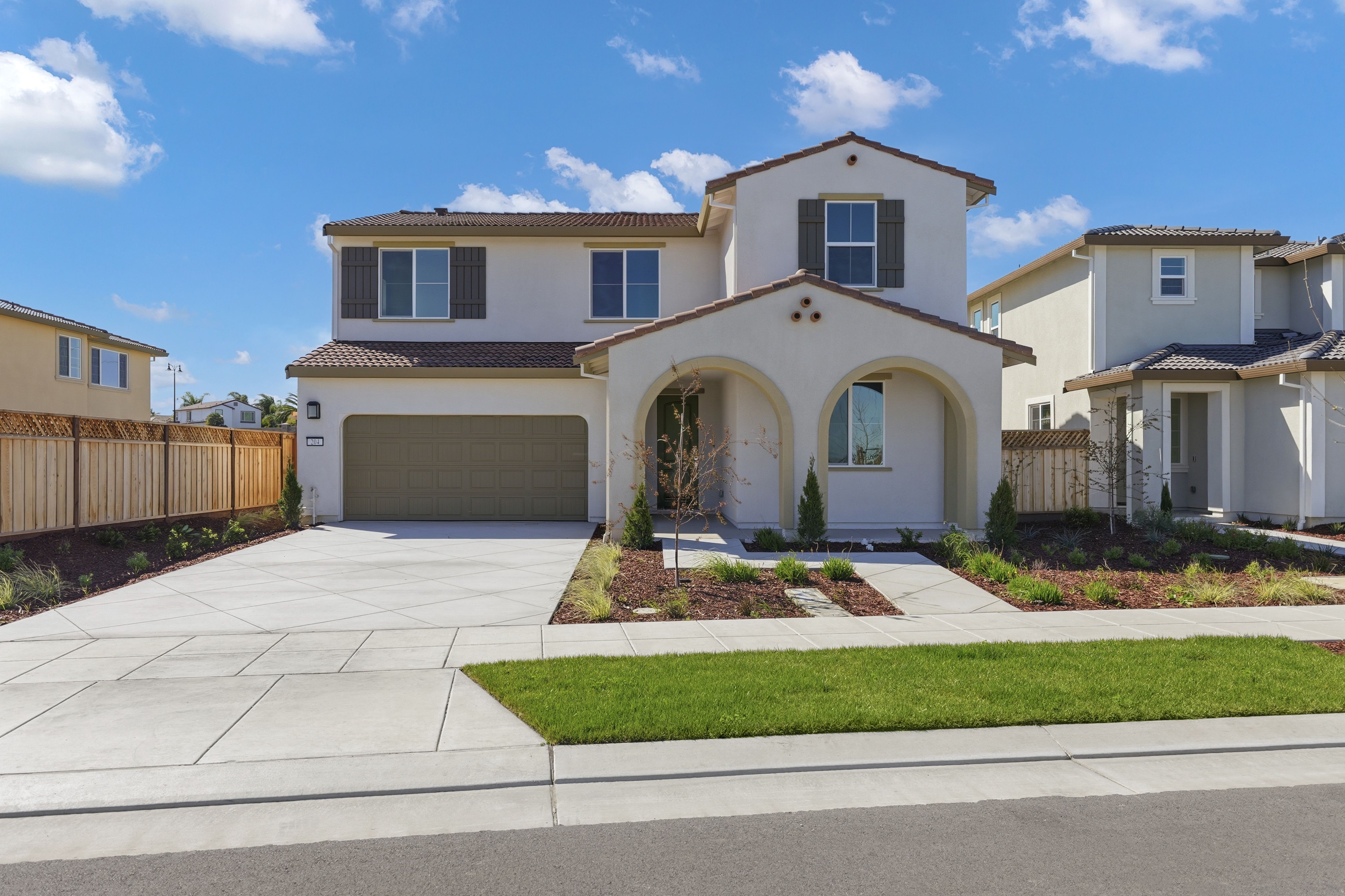 204 W Adriana Drive (Residence 2)