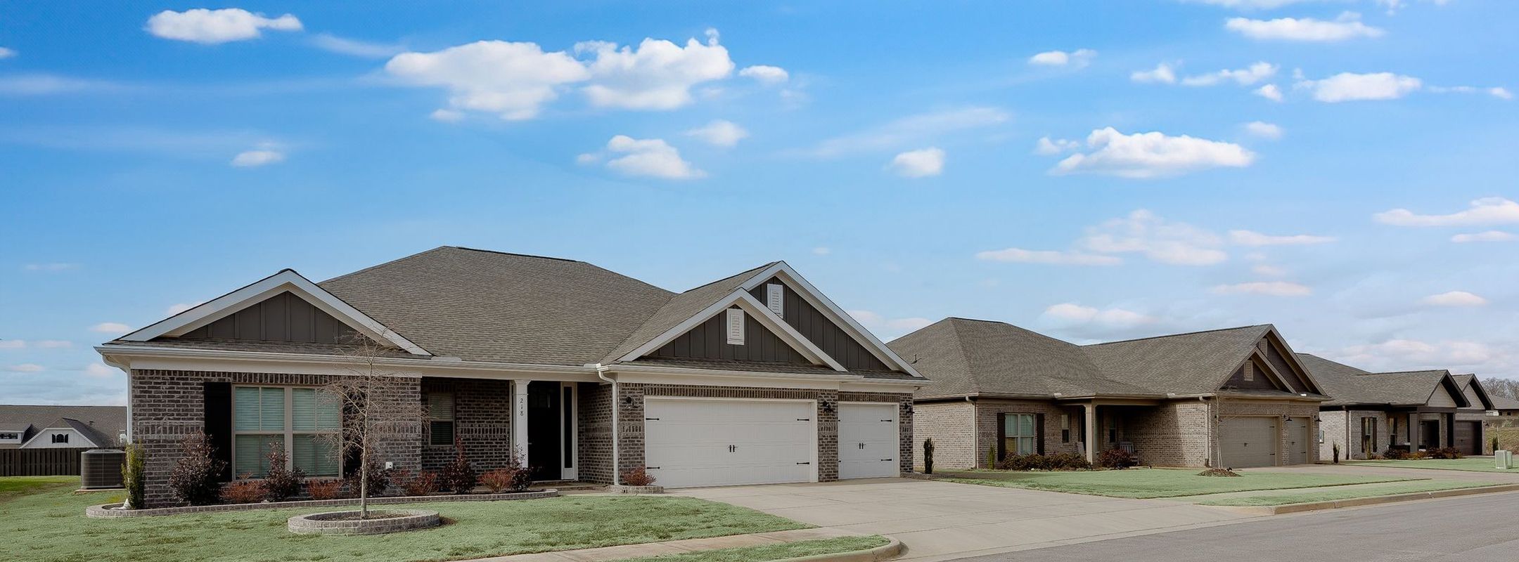 Creekside Cottages Clift Farm Streetscape
