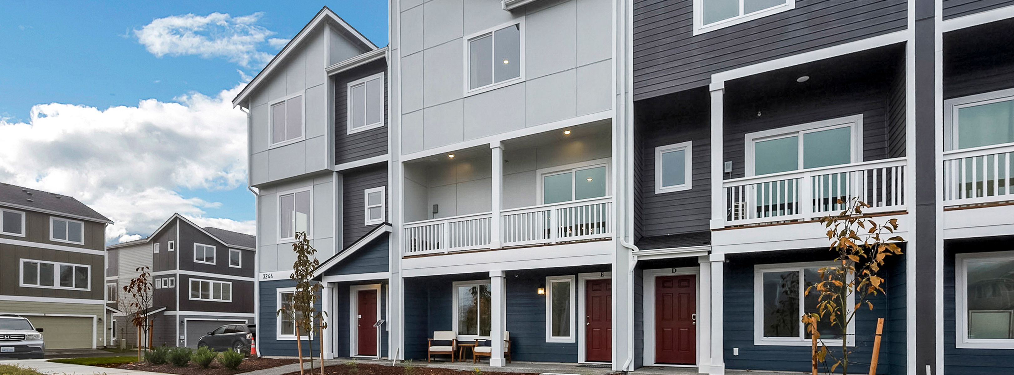 Townhomes Campus Reserve Streetscape 2of2