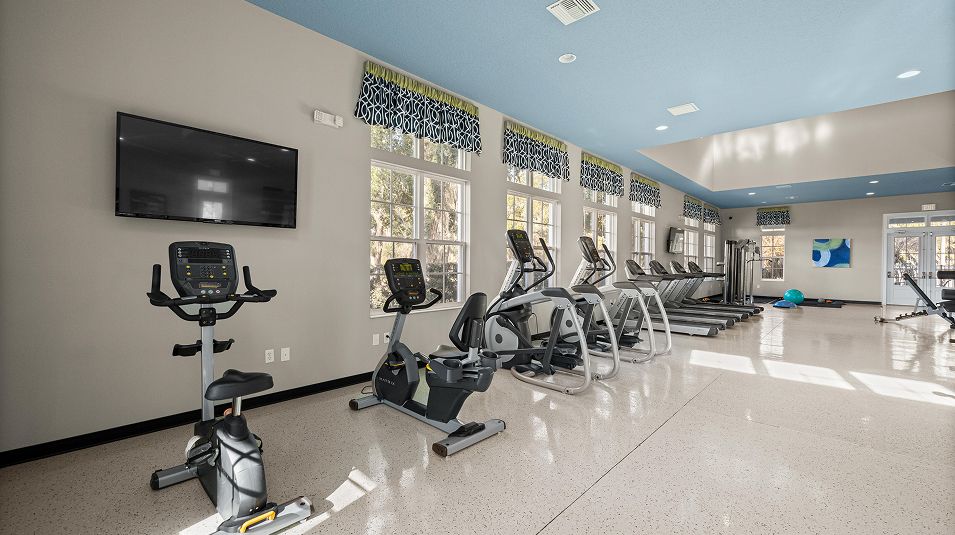 Grand Oaks Manor Amenity fitnesscenter 2of4