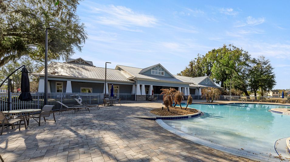 Grand Oaks Manor Amenity pool 4of4