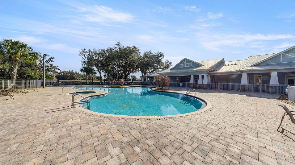 Grand Oaks Manor Amenity pool 2of4