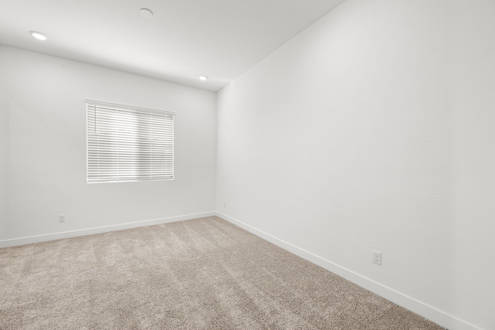 20 web or mls Lennar  10092 DECANO RIDGE ST 20