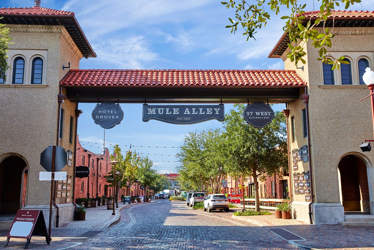 Fort Worth Mule Alley Entry Sign