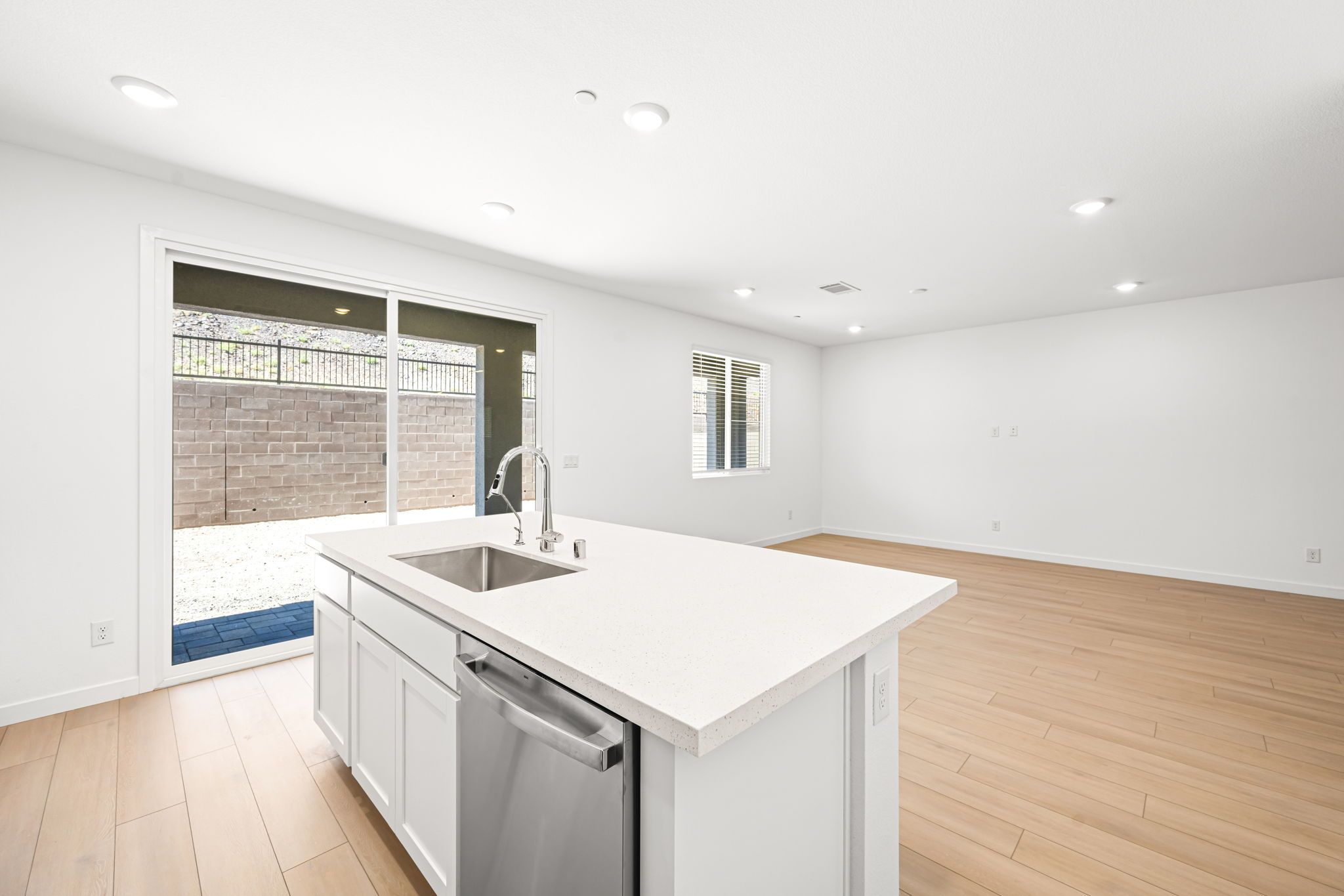 11 web or mls Lennar  1505 CAPRI CASCADES CT 11