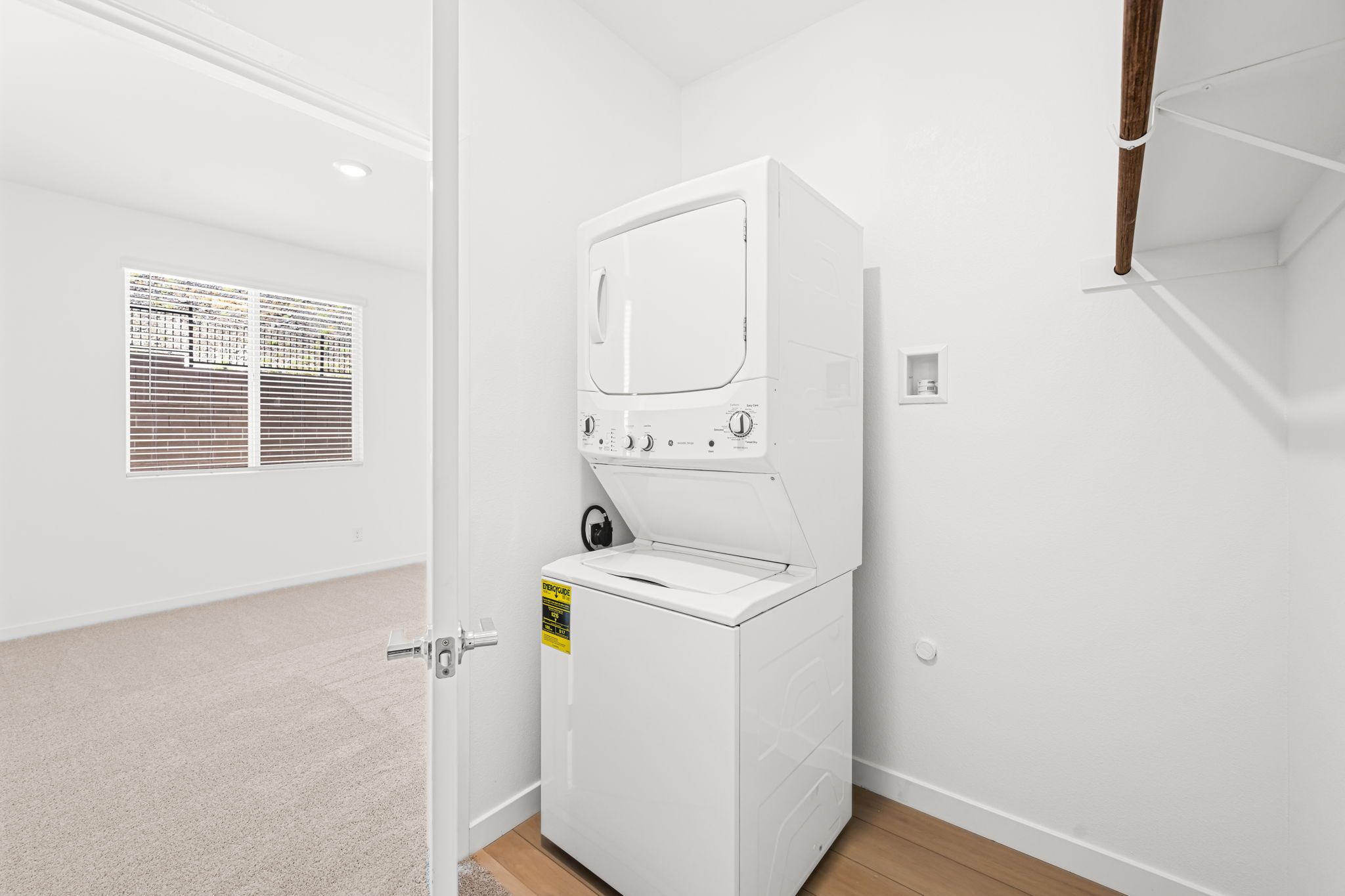 25 web or mls Lennar  1505 CAPRI CASCADES CT 25