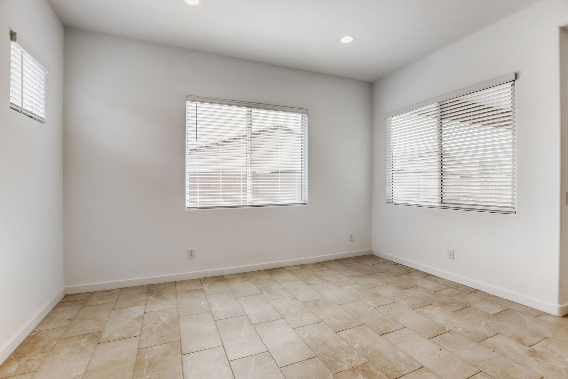 25185 N 177th DR   Print Quality   003   03 Dining Room