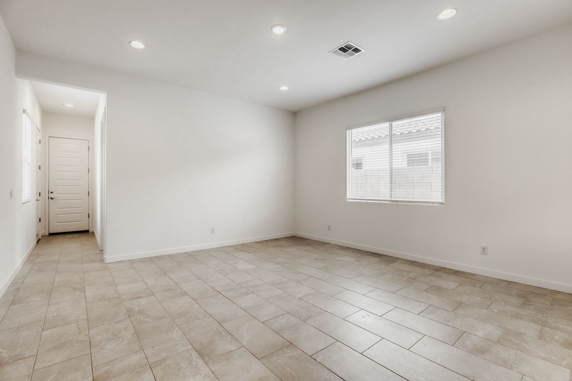25185 N 177th DR   Print Quality   006   06 Family Room