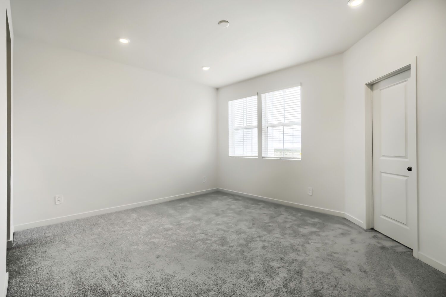 3075 Gladstone Ave Owner's Suite