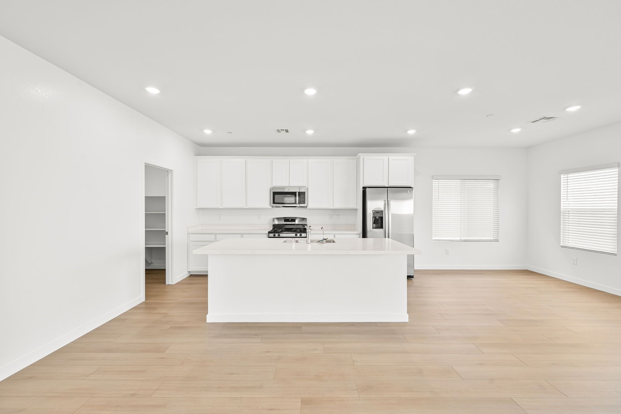 6 web or mls Lennar  3363 DANCING WATERS ST  6