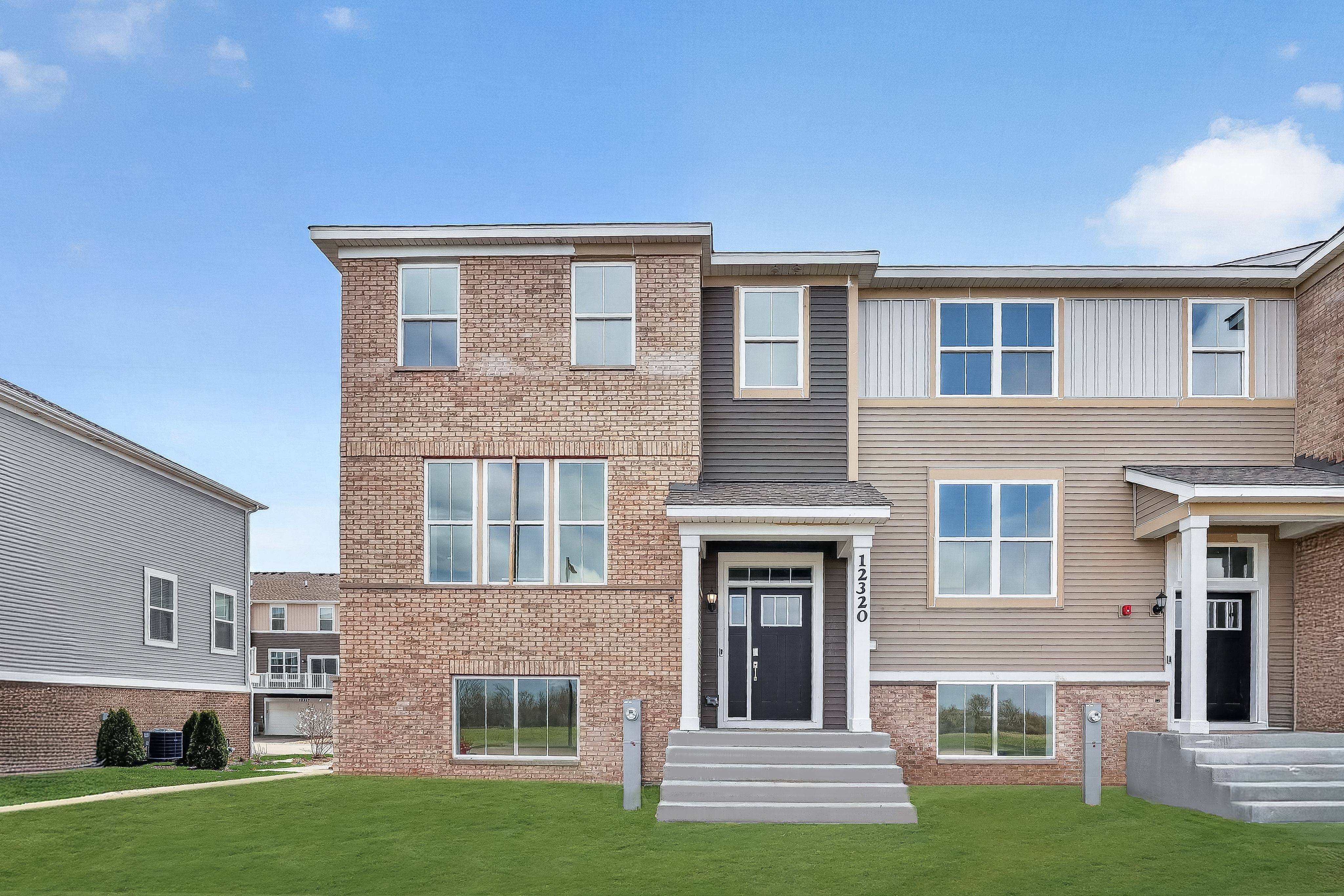 Chelsea - Regency Square - Urban Townhomes: Huntley, Illinois - Lennar