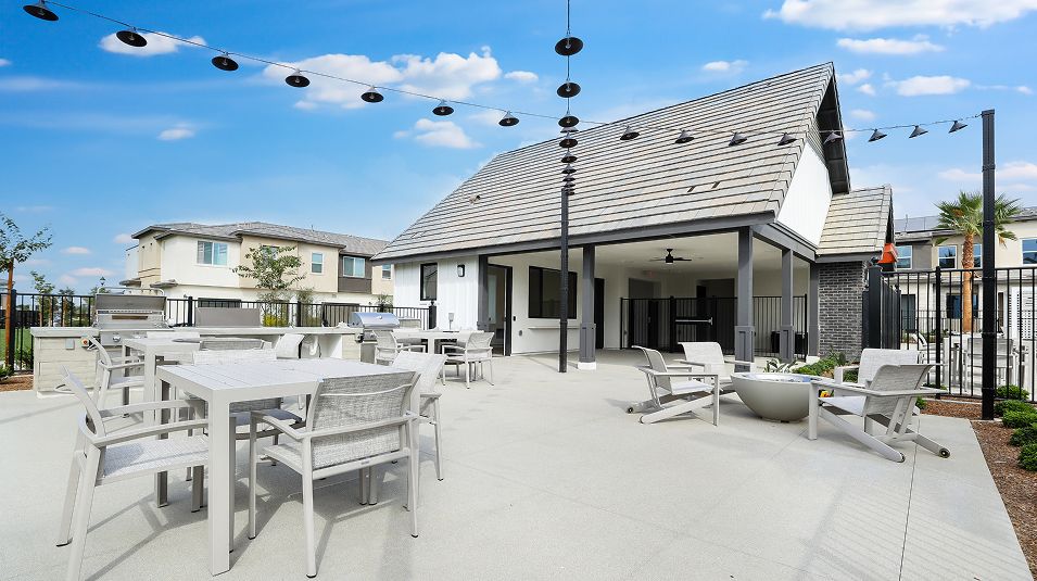 Falloncrest Amenity BBQ Area 3of6