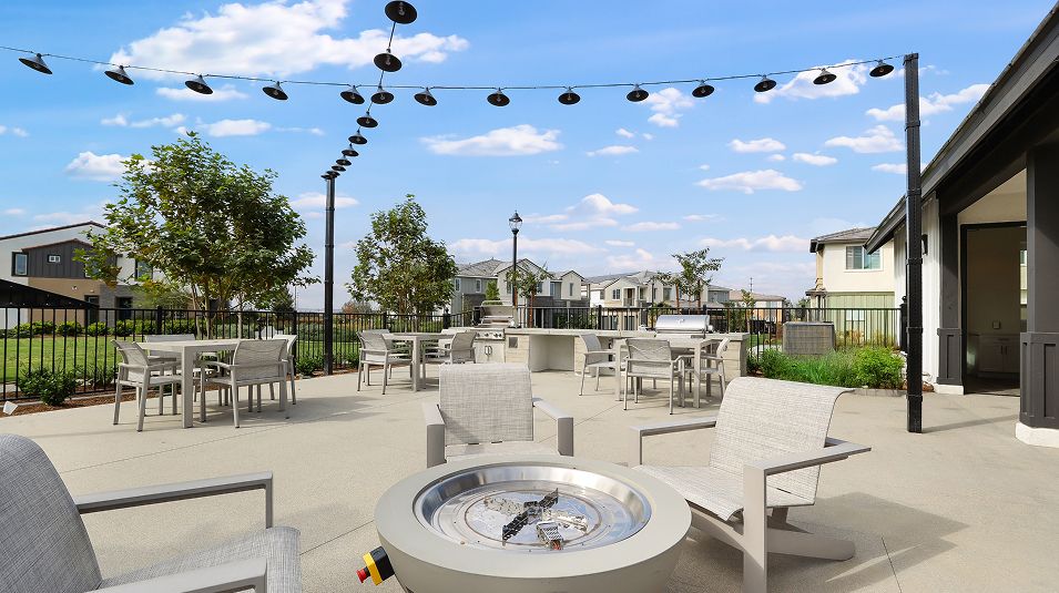 Falloncrest Amenity BBQ Area 4of6