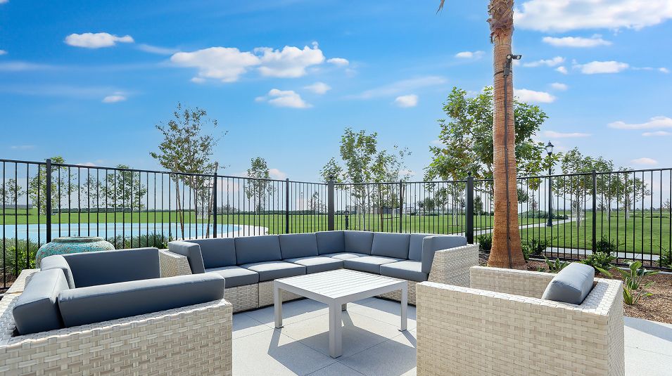 Falloncrest Amenity BBQ Area 6of6