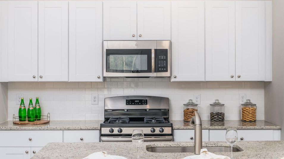 American Dream Series Beach Village EI Kitchen Cabinets 080725