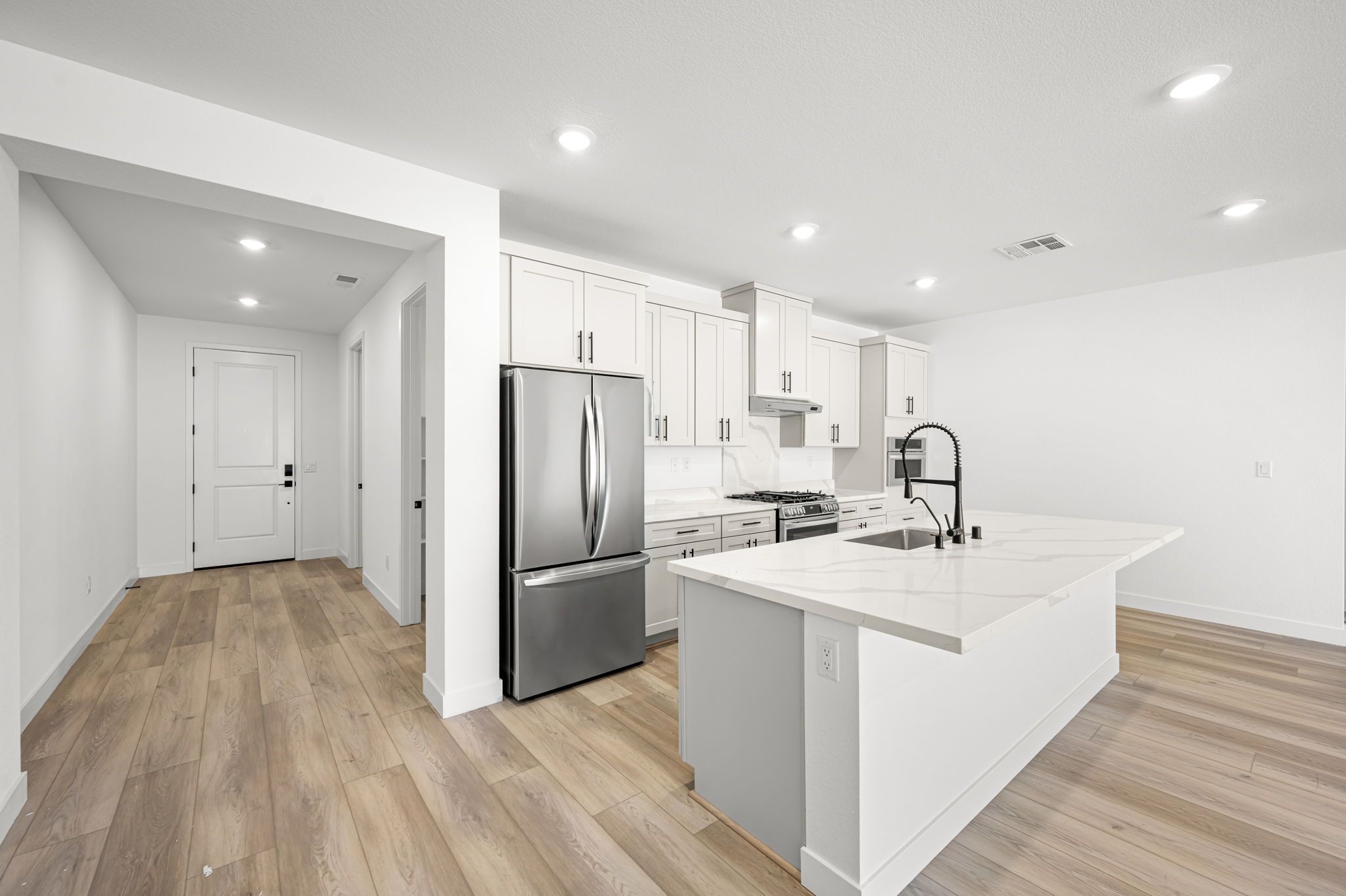 6 web or mls Lennar  3028 W Orco Ln 6