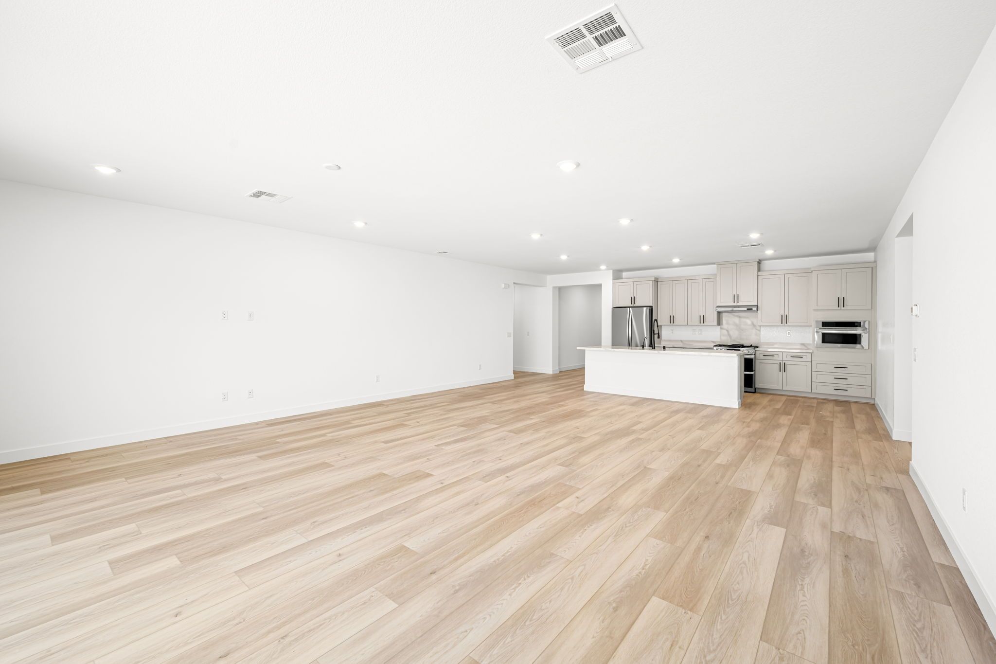 15 web or mls Lennar  3028 W Orco Ln 15
