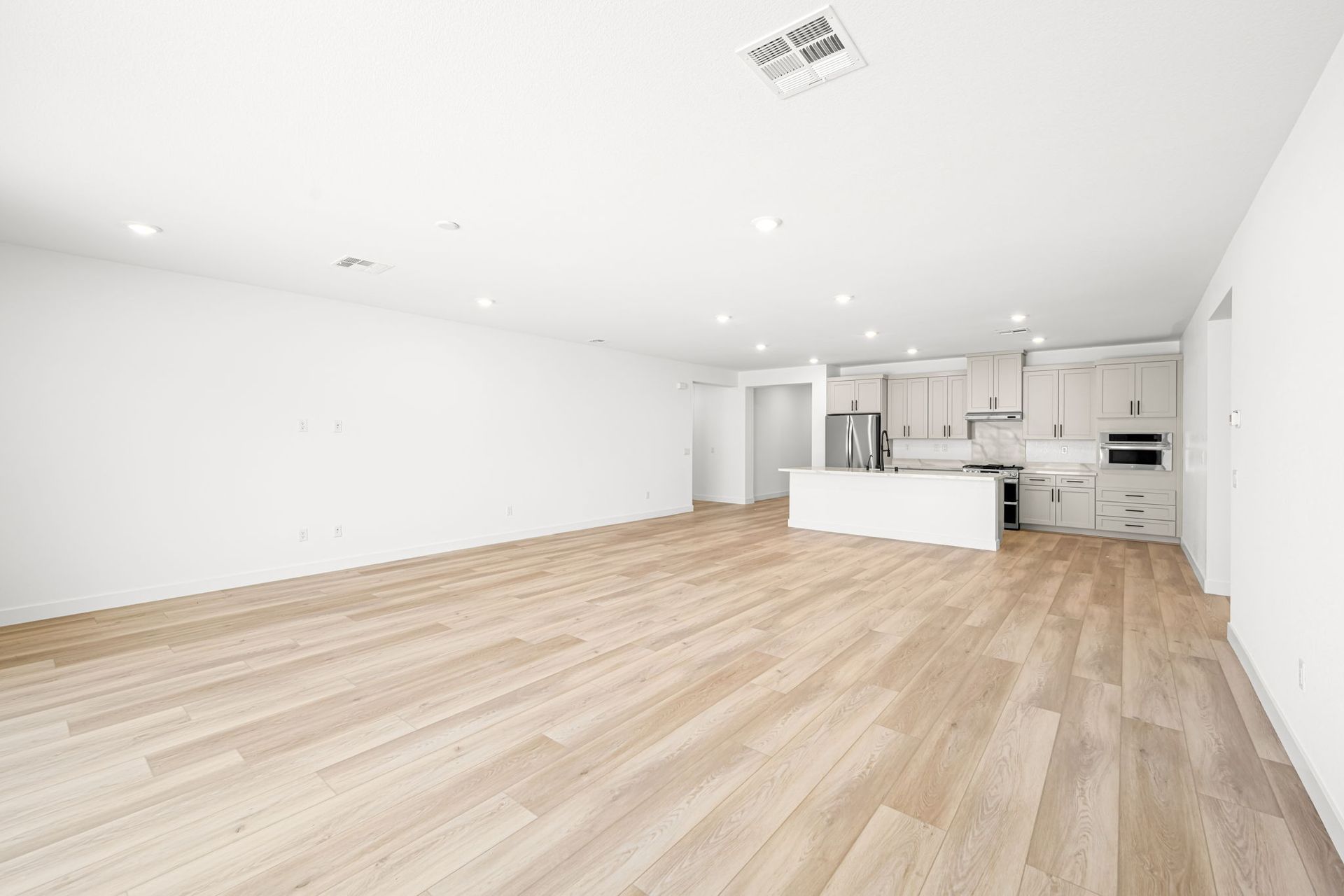 15 web or mls Lennar  3028 W Orco Ln 15