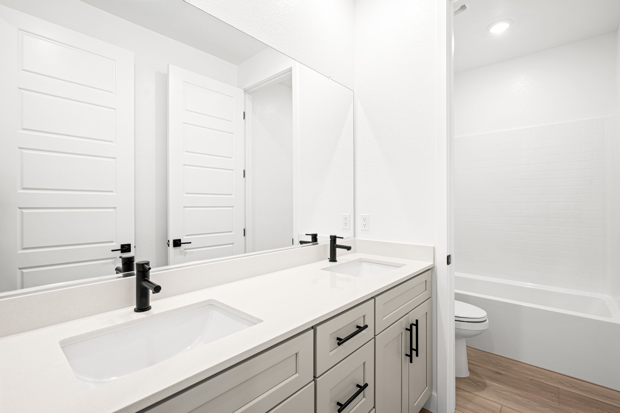 18 web or mls Lennar  3028 W Orco Ln 18