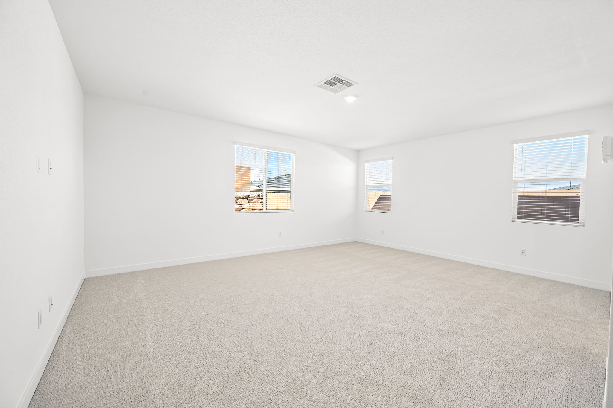 23 web or mls Lennar  3028 W Orco Ln 23