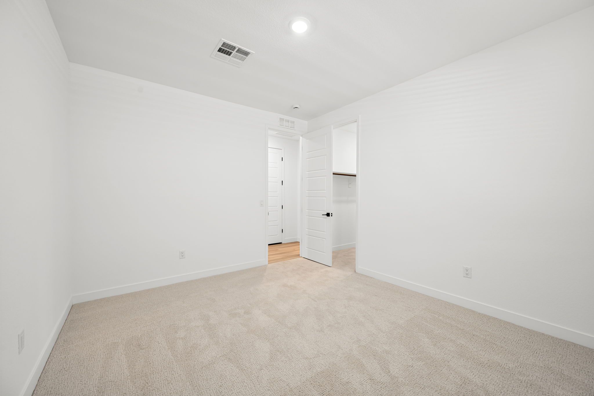 31 web or mls Lennar  3028 W Orco Ln 31