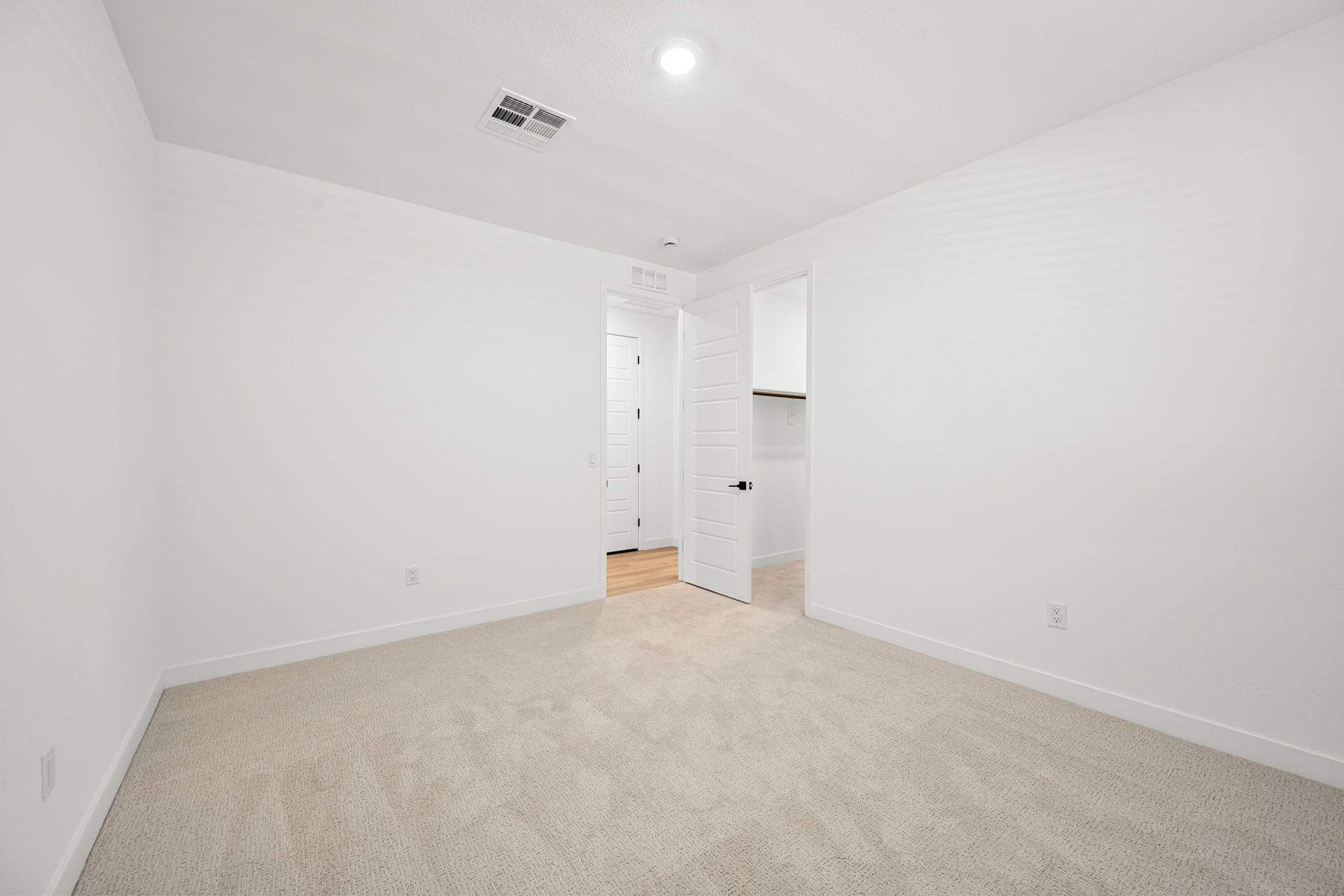 31 web or mls Lennar  3028 W Orco Ln 31