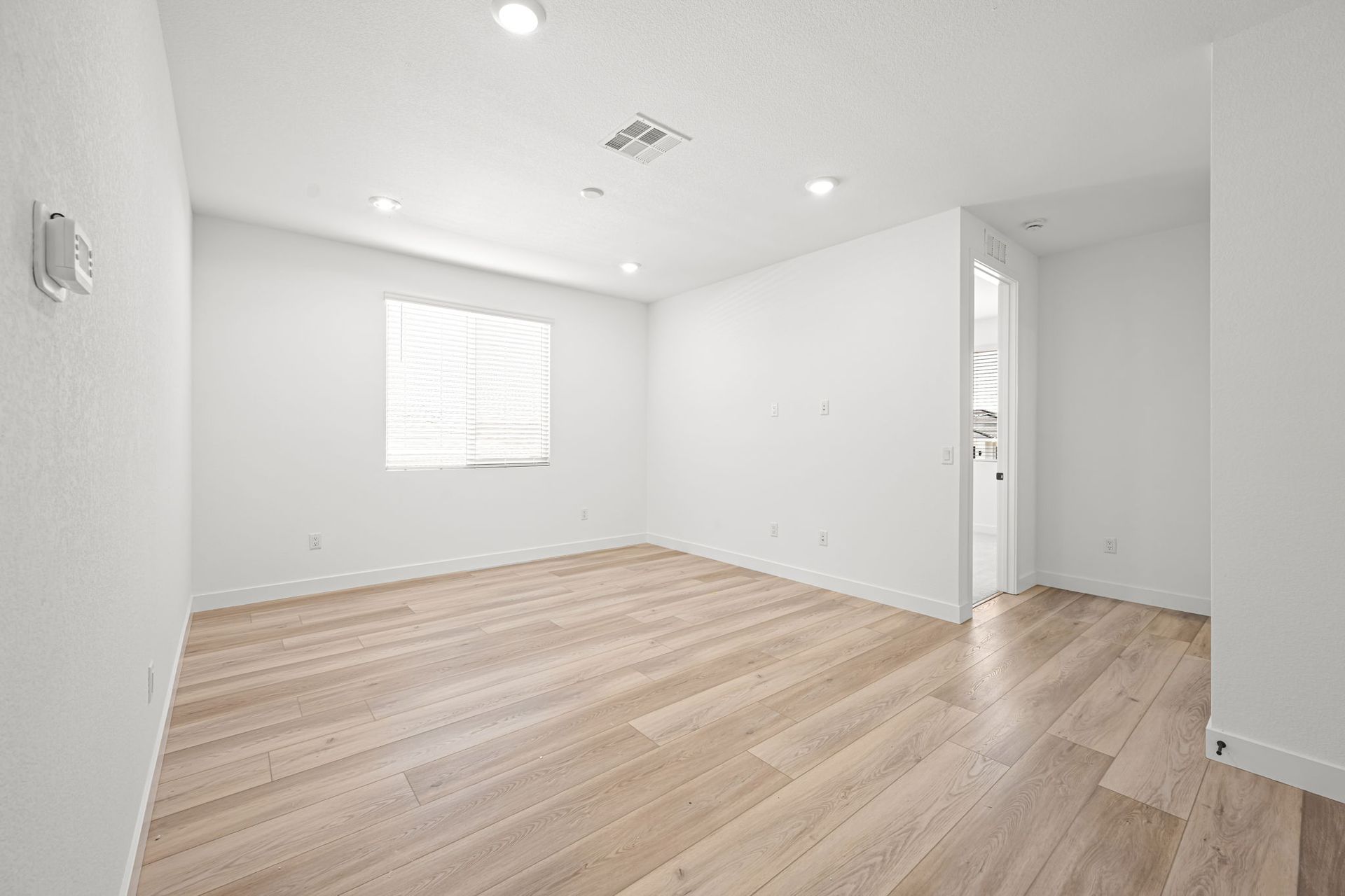 33 web or mls Lennar  3028 W Orco Ln 33