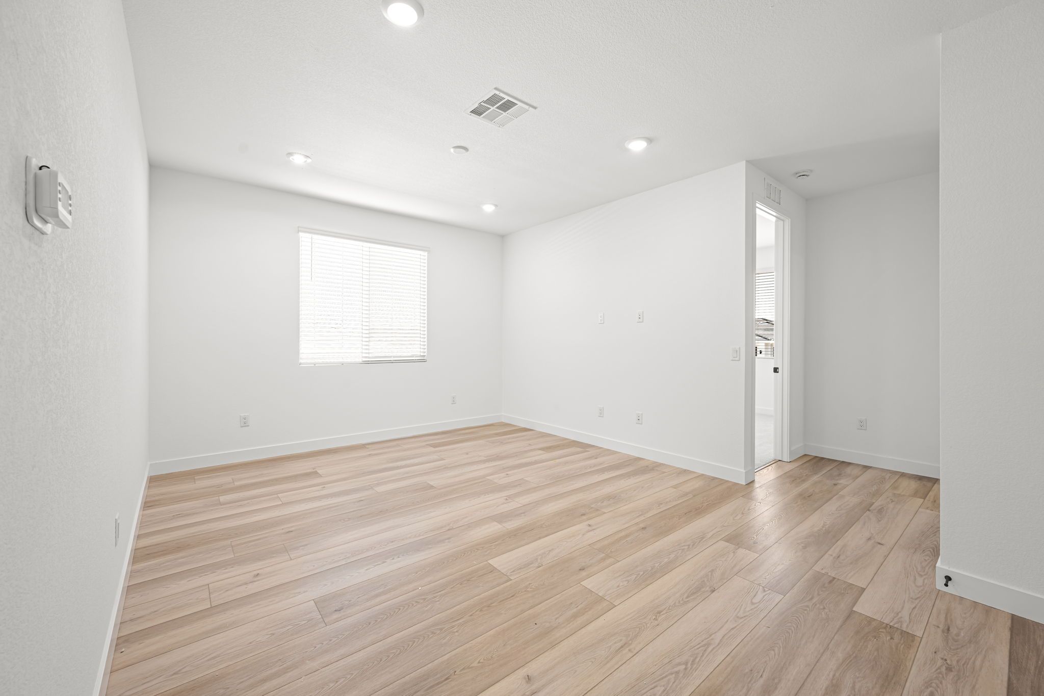 33 web or mls Lennar  3028 W Orco Ln 33