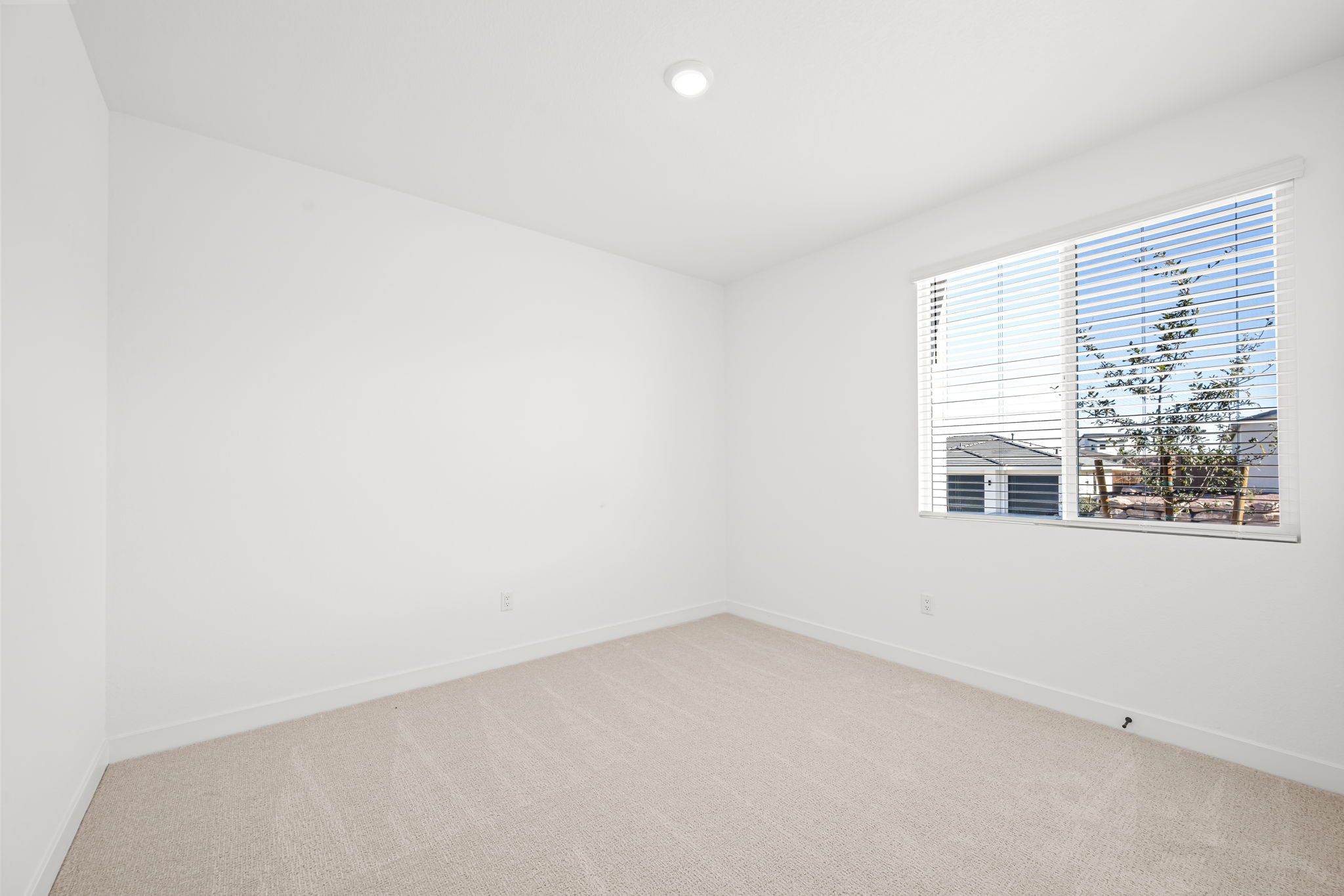 37 web or mls Lennar  3028 W Orco Ln 37