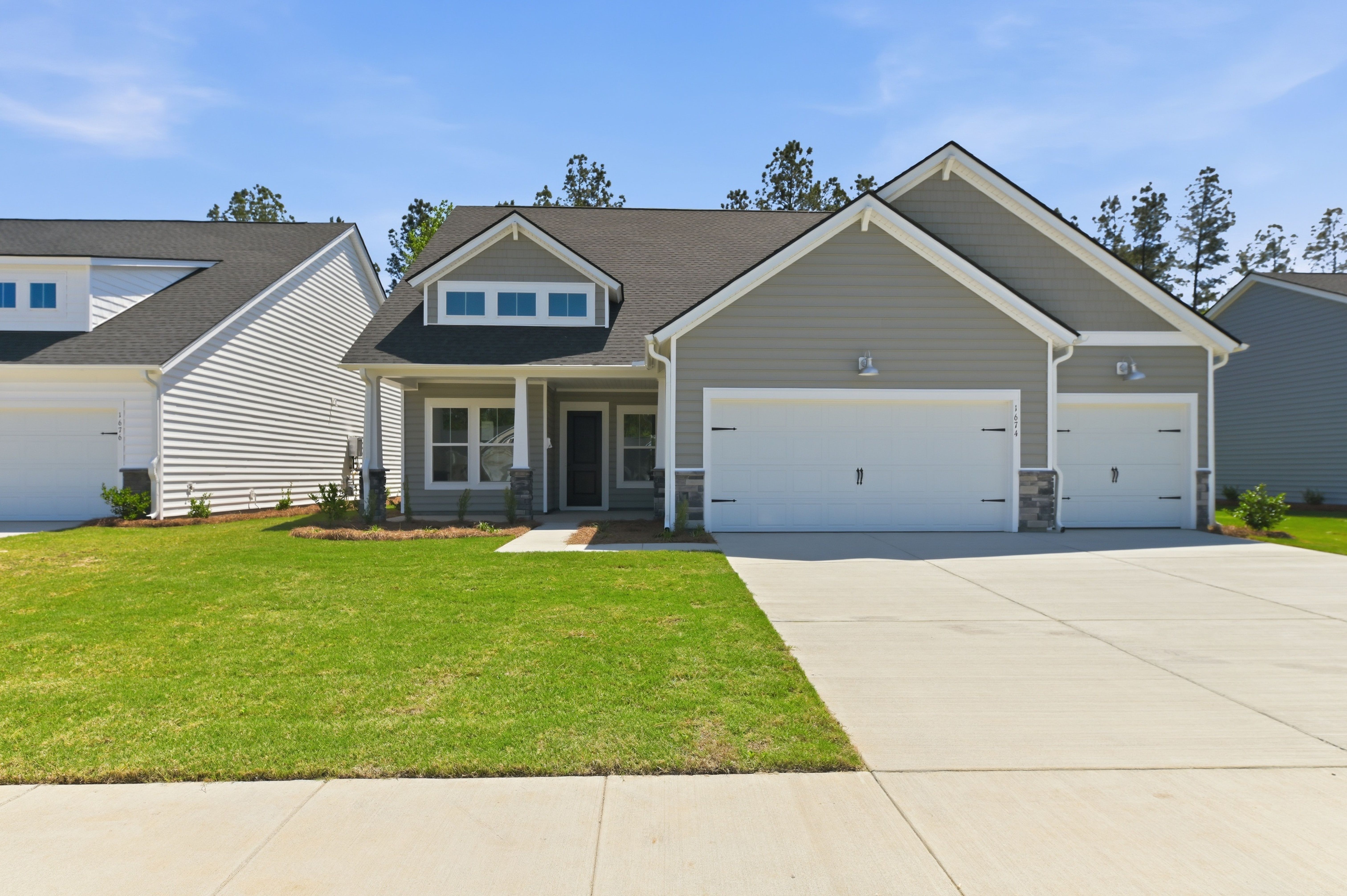 1674 LOCALS STREET (LILY)